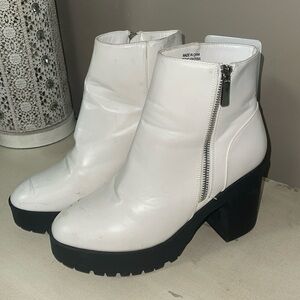 Chunky Heeled Short Go-Go Boots - White (8)
